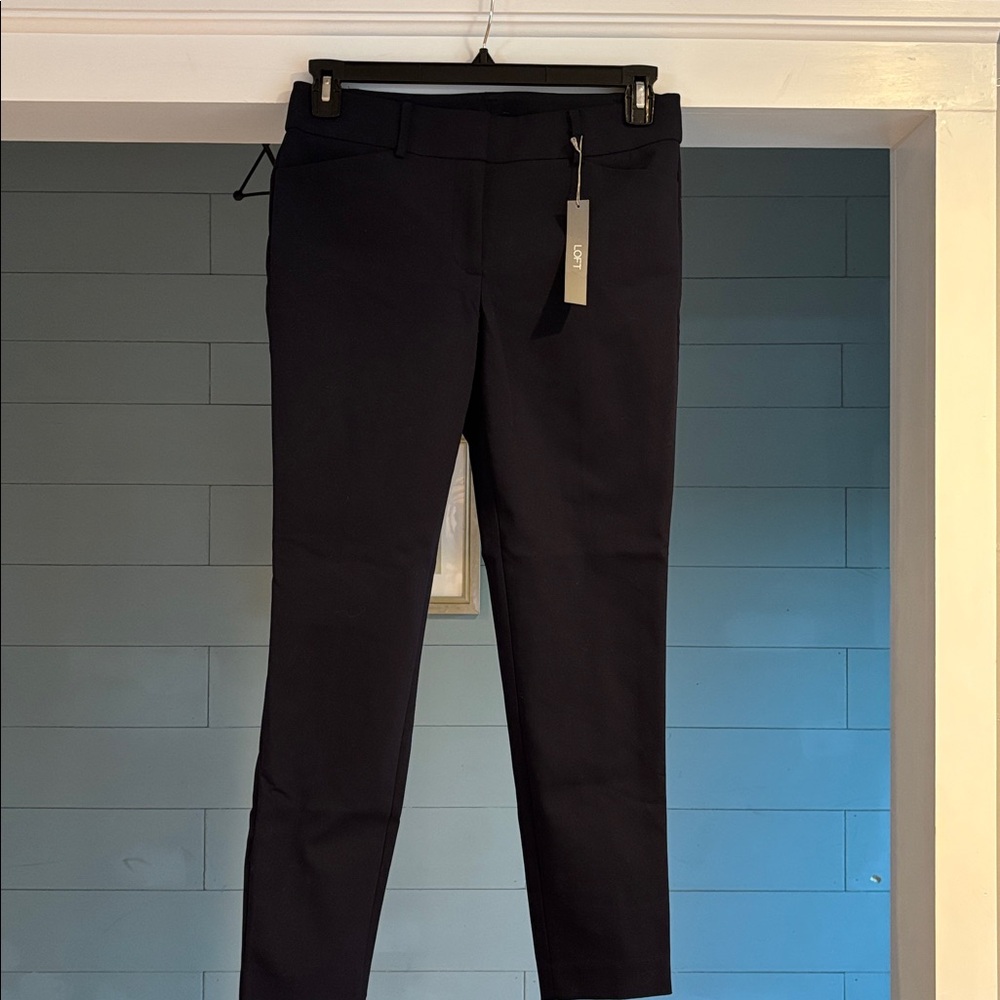 NWT Loft Julie Skinny Ankle Length Navy‎ Pants